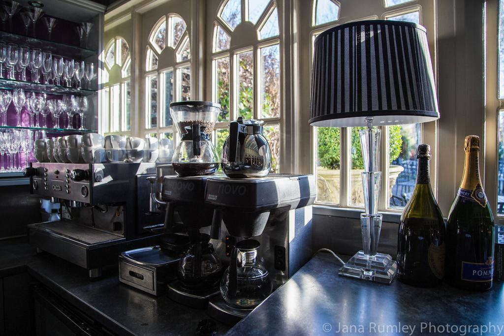 Lord Bute Hotel Christchurch  Bagian luar foto